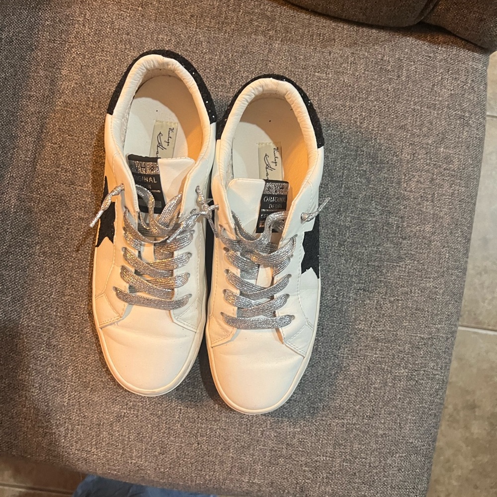 Vintage Havana White and Black Sneakers